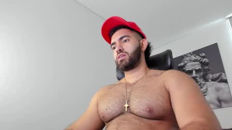 simon_leon01 online show from May 28, 2026, 10:07 pm