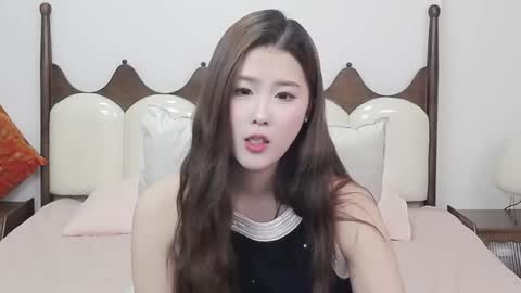 simonastephanie online show from October 26, 2025, 4:02 pm