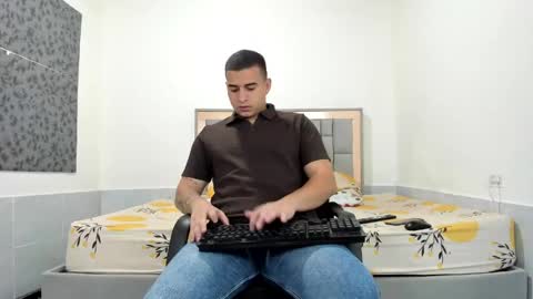 SIMON KELER online show from April 25, 2026, 1:41 pm