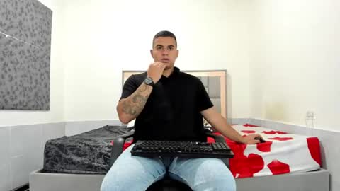 SIMON KELER online show from July 28, 2026, 5:25 am