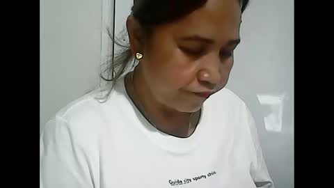 Carolyn online show from November 26, 2025, 11:22 am