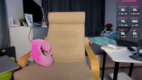 A present for me  online show from December 19, 2025, 3:02 am