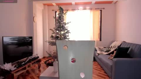 Snapshot of simply_zoe___ chatting on December 15, 2025, 6:34 pm zoe online show from December 15, 2025, 6:34 pm