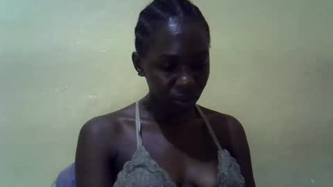Snapshot of simplyloy33 chatting on July 9, 2026, 6:17 am simplyloy33 online show from July 9, 2026, 6:17 am