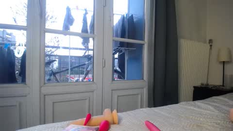 Snapshot of simur_sahso chatting on December 5, 2024, 3:39 pm Sofi wed. - sat. 11am - 11 pm and Santi with Sofi sun.. - tue. 11 am - 5 pm europe online show from December 5, 2024, 3:39 pm