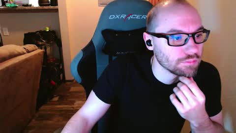 Husky Dad online show from December 21, 2025, 2:08 am