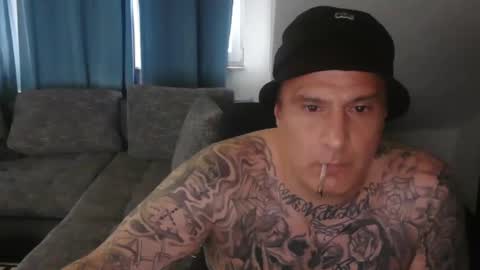 sinalco1975 online show from November 15, 2025, 8:11 am