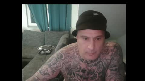 sinalco1975 online show from May 15, 2026, 2:51 am