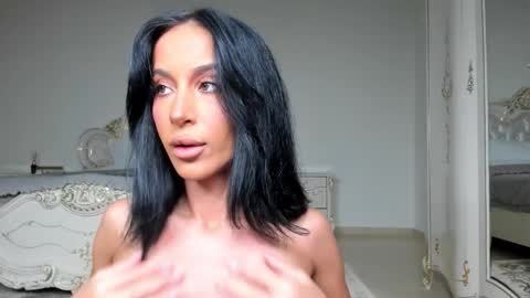 C online show from November 21, 2025, 8:18 pm