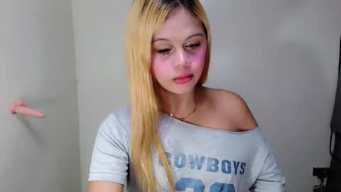 sinfulrose_ online show from April 5, 2026, 9:23 pm