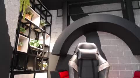 Snapshot of sinlickerr chatting on February 13, 2026, 9:33 pm SinLickerr online show from February 13, 2026, 9:33 pm