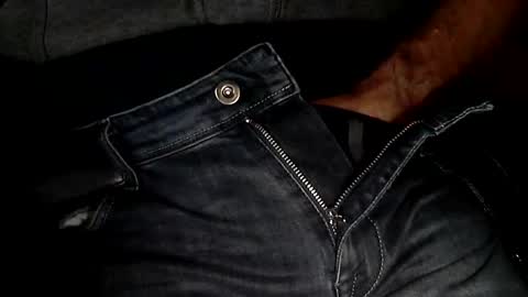 Alex online show from October 19, 2025, 4:35 am