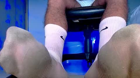 only foot                         worshipers here online show from September 21, 2025, 12:01 am