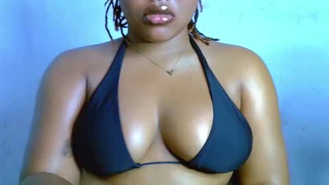 Siren XOXO online show from November 1, 2025, 8:00 pm