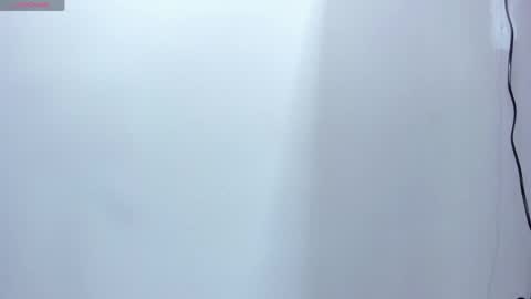 sirenyrouss online show from May 8, 2026, 3:56 am