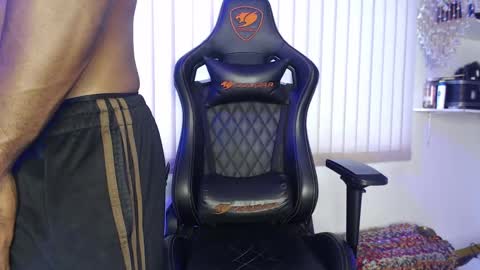 siriss_boyrag online show from September 22, 2025, 8:11 pm