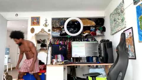 siriss_boyrag online show from April 9, 2026, 1:49 pm