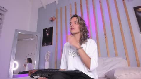 Sirphi Grant online show from October 17, 2025, 11:35 am