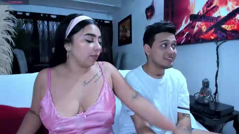 Snapshot of sisiandsam chatting on February 28, 2025, 1:58 pm SISI AND SAM online show from February 28, 2025, 1:58 pm