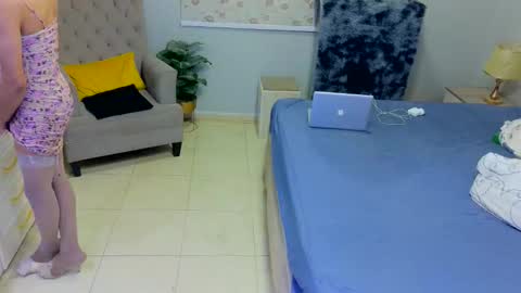 D i f a  Ana Arbeh shemale online show from March 10, 2026, 7:13 am