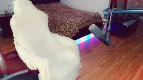 Snapshot of sissyashleigh chatting on April 13, 2026, 6:35 pm Ashleigh Mak online show from April 13, 2026, 6:35 pm