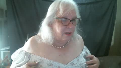 Sissy Diane online show from October 4, 2025, 1:09 pm
