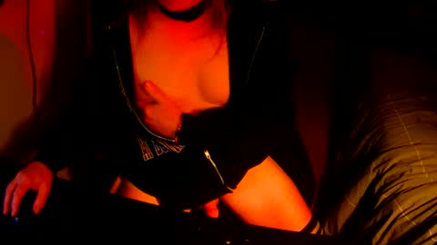 red online show from September 8, 2025, 3:33 pm