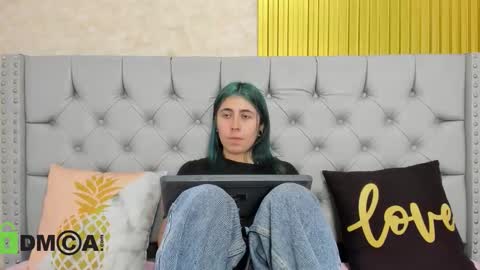 Skarlet online show from November 29, 2025, 6:11 pm