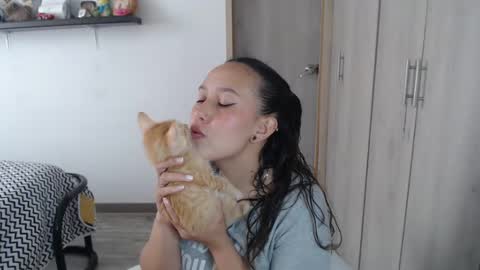 Snapshot of skarlet_adams chatting on January 7, 2025, 7:59 pm Alice online show from January 7, 2025, 7:59 pm
