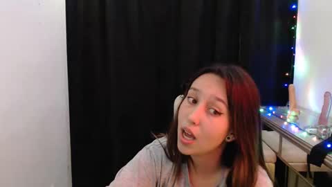 Snapshot of skarlet_adams chatting on January 17, 2025, 3:55 am Alice online show from January 17, 2025, 3:55 am