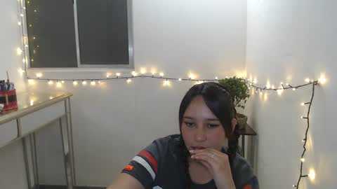 Snapshot of skarlet_adams chatting on January 24, 2025, 6:35 pm Alice online show from January 24, 2025, 6:35 pm