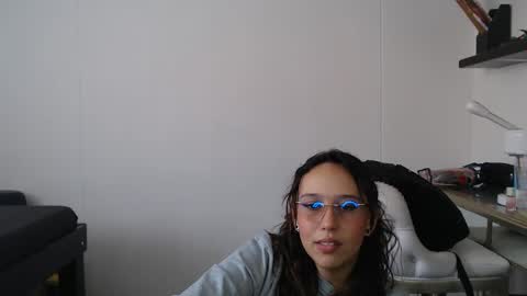 Snapshot of skarlet_adams chatting on February 5, 2025, 2:37 pm Alice online show from February 5, 2025, 2:37 pm