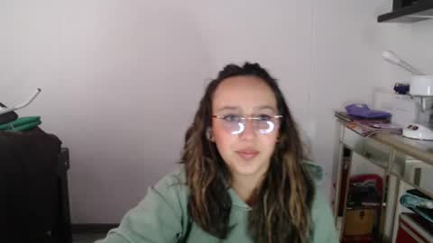 Snapshot of skarlet_adams chatting on March 4, 2025, 7:11 pm Alice online show from March 4, 2025, 7:11 pm