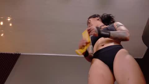 Snapshot of skarlet_petit chatting on January 17, 2025, 8:33 pm skarlet_petit online show from January 17, 2025, 8:33 pm