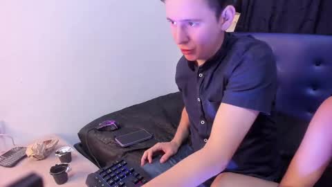 Snapshot of skarleth_and_aaron chatting on March 11, 2025, 4:07 pm Skarleth and Aaron online show from March 11, 2025, 4:07 pm