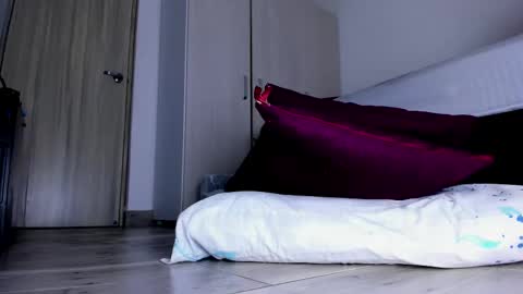 Skarlet online show from October 20, 2025, 3:40 am