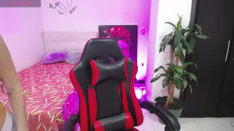 Scarlet online show from May 6, 2026, 10:26 pm