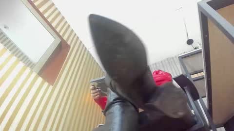 skarlettbarnes online show from March 26, 2026, 12:22 pm