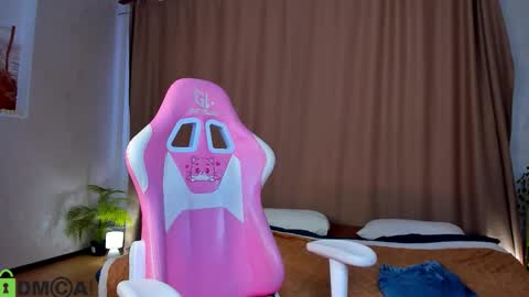 Emily online show from October 8, 2025, 7:17 am