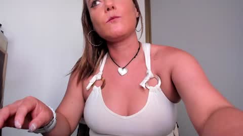 TINNA online show from December 2, 2024, 6:54 pm