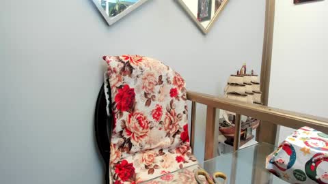 TINNA online show from December 21, 2024, 6:44 pm