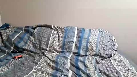 Skiniminitits online show from February 18, 2026, 3:24 am