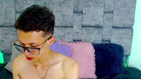 Snapshot of skinny_bigcock20 chatting on February 25, 2025, 10:39 pm skinny_bigcock20 online show from February 25, 2025, 10:39 pm
