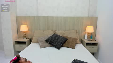 Emily Rojas online show from October 31, 2025, 7:37 pm