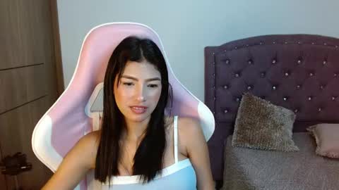 Snapshot of skinny_hailey1 chatting on March 5, 2025, 5:50 pm Hailey online show from March 5, 2025, 5:50 pm