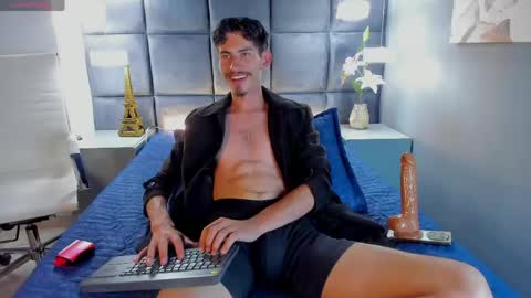 skinny jean  online show from May 23, 2026, 8:35 pm