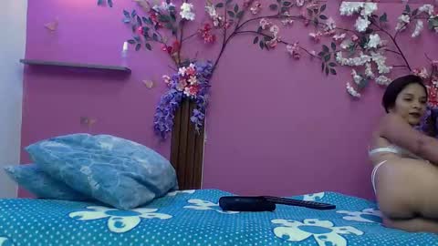 Snapshot of skinnybarbie022 chatting on December 4, 2025, 12:20 am barbi online show from December 4, 2025, 12:20 am