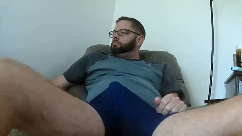 Snapshot of skinnydadbod chatting on October 10, 2025, 5:23 pm B online show from October 10, 2025, 5:23 pm