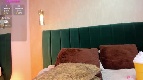 Mila online show from January 11, 2025, 10:29 pm