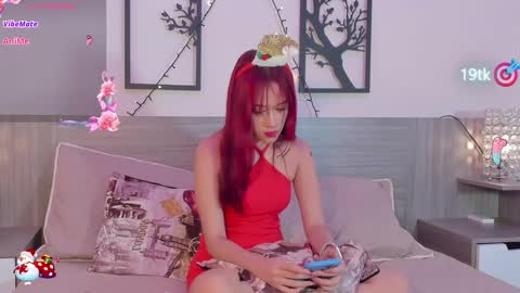 Snapshot of skinnyfoxyy chatting on December 4, 2024, 8:07 pm Foxy online show from December 4, 2024, 8:07 pm